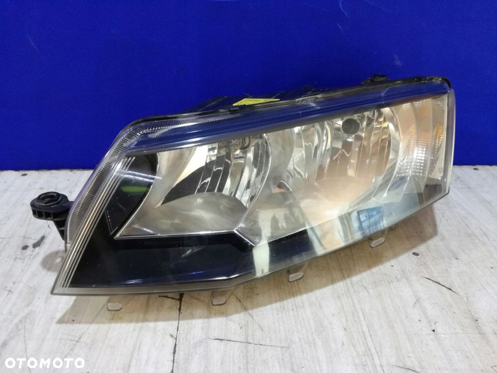Skoda Octavia III 3 5E lampa reflektor przód lewa Anglik 2013/2017 - 1