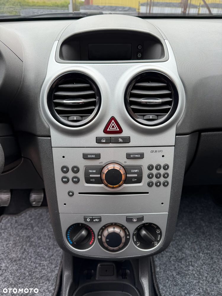 Opel Corsa 1.2 16V Essentia - 8