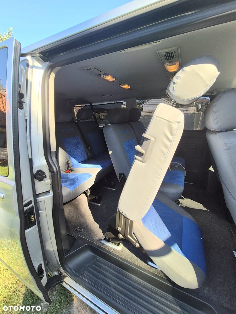 Volkswagen Caravelle - 21