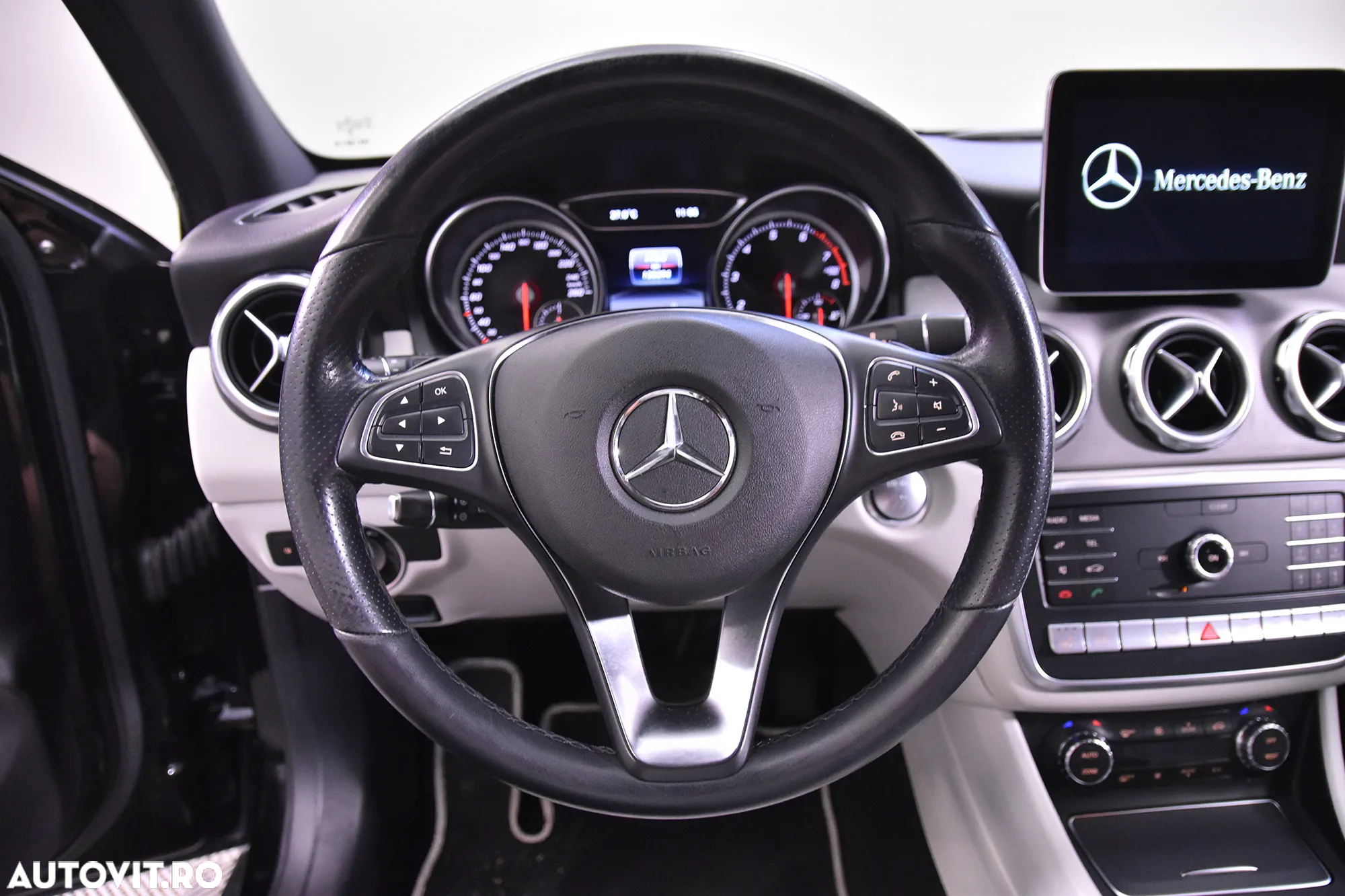 Mercedes-Benz GLA 220 4MATIC - 16
