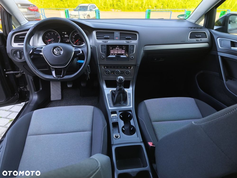 Volkswagen Golf - 23