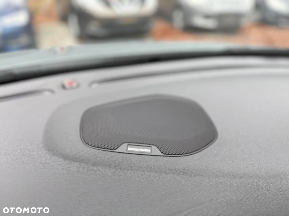 Volvo V40 D3 Drive-E R-Design Momentum - 29