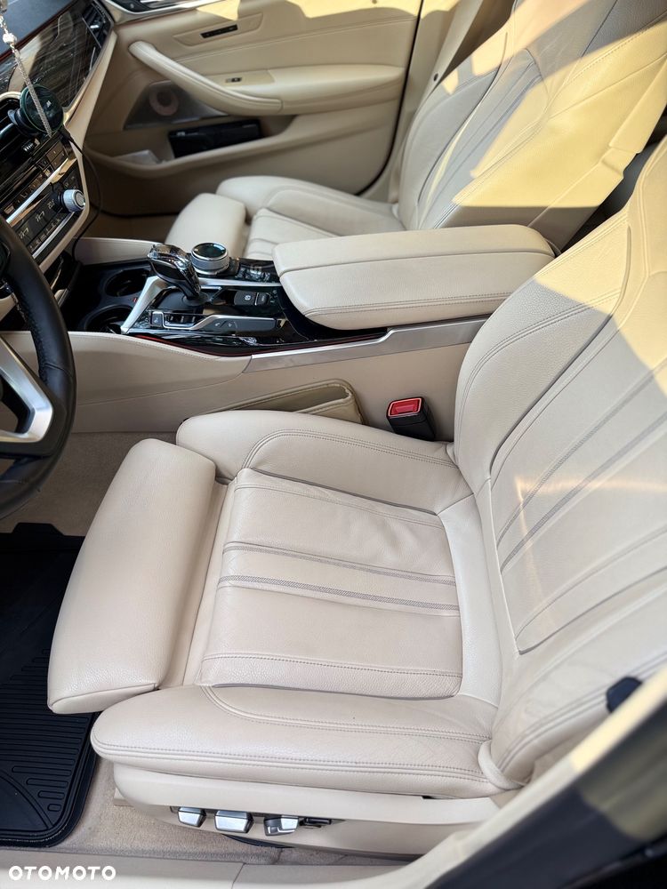 BMW Seria 5 520d xDrive Luxury Line - 14