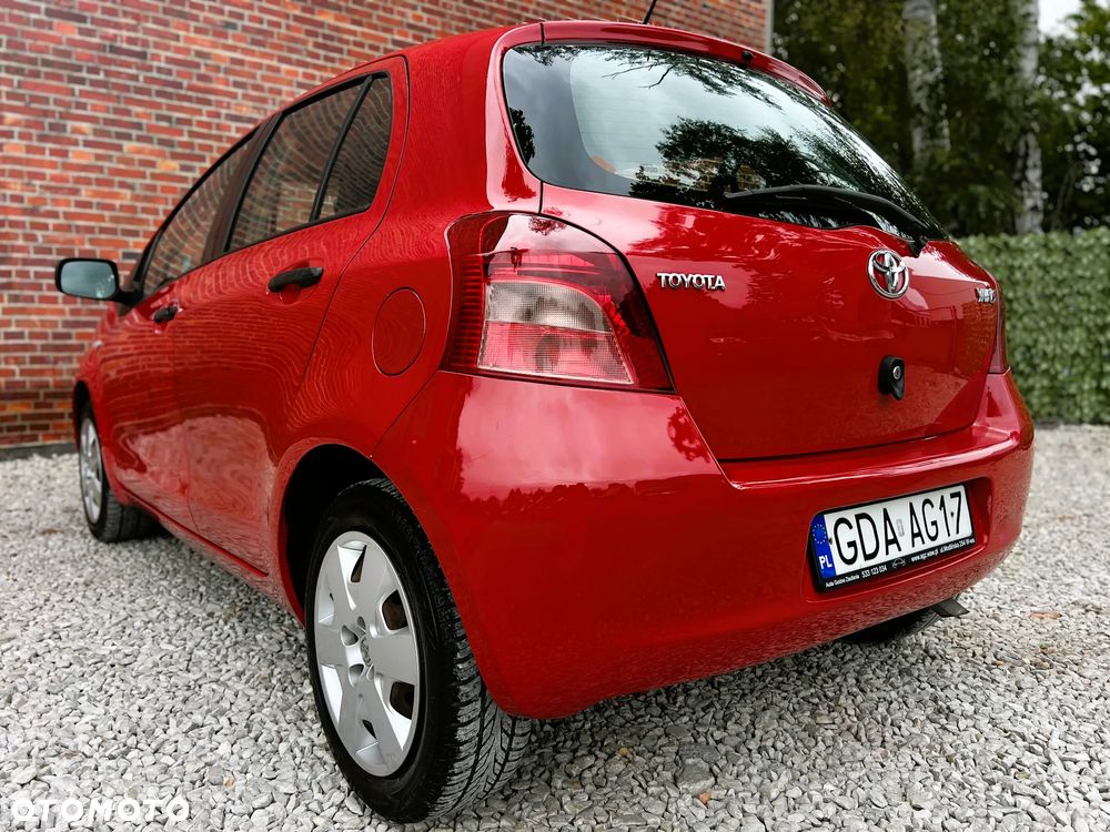 Toyota Yaris - 33