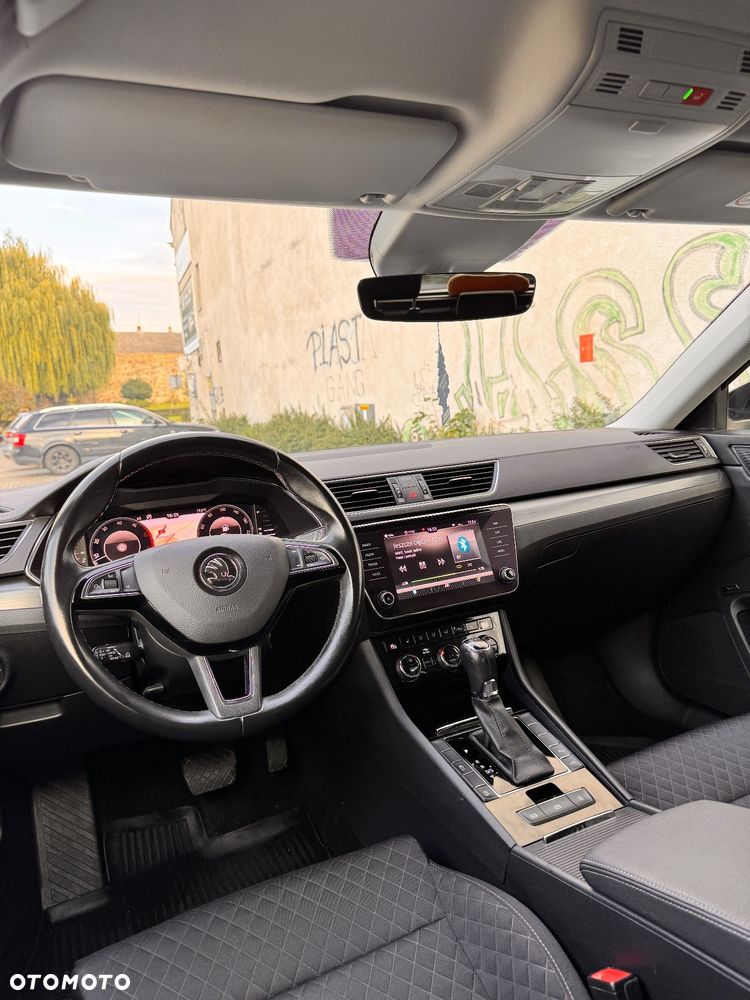 Skoda Superb 2.0 TDI L&K DSG - 19