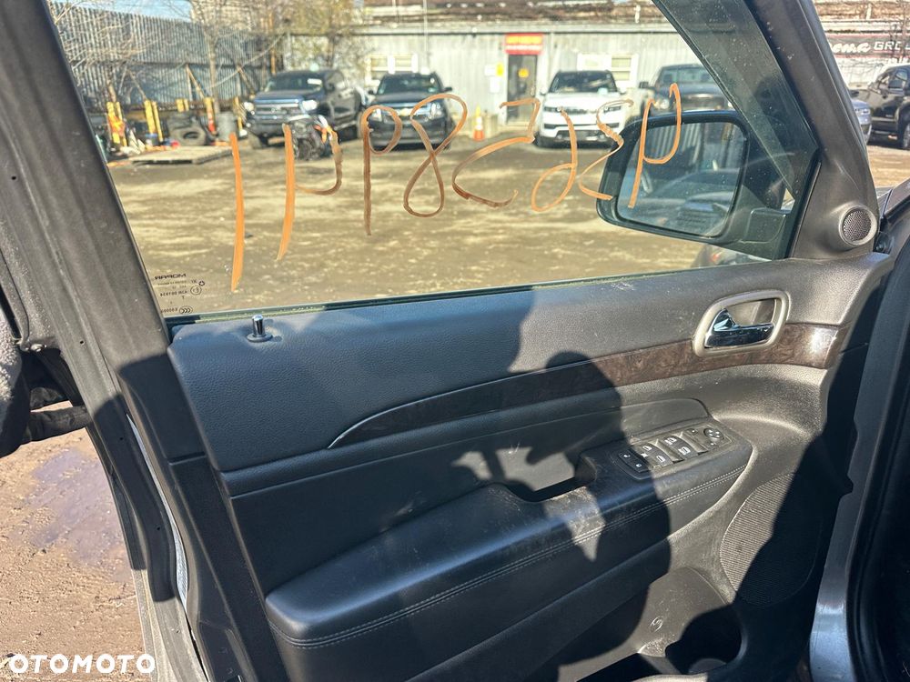 Jeep Grand Cherokee - 11