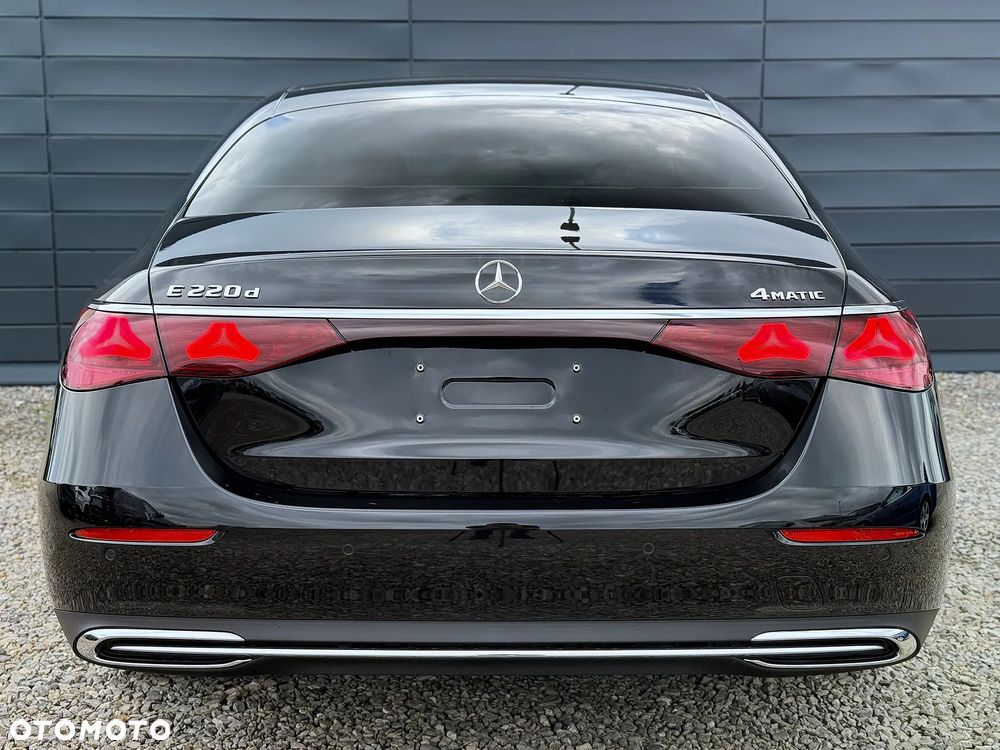 Mercedes-Benz Klasa E 220 d mHEV 4-Matic Exclusive 9G-Tronic - 6