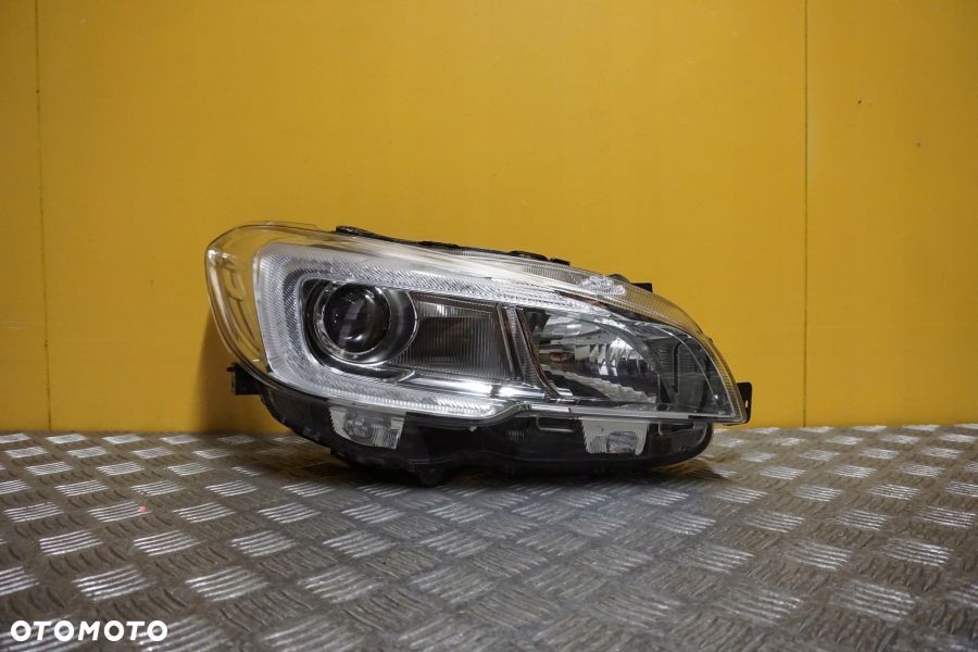 SUBARU IMPREZA WRX STI LEVORG 2014 - REFLEKTOR LAMPA LED PRAWA EU - 1