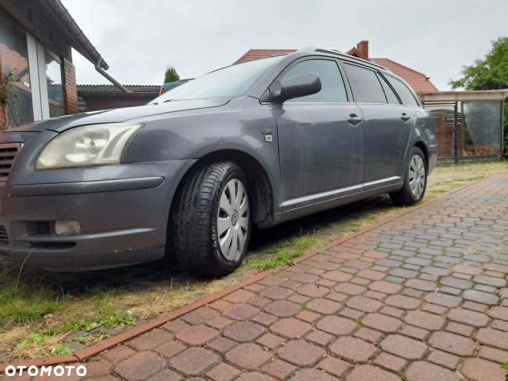 Toyota Avensis 2.0 D-4D Sol - 2