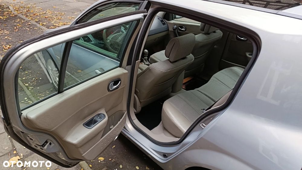 Renault Megane - 11