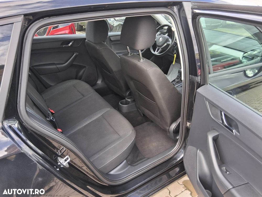 Skoda RAPID 1.4 TDI Ambition DSG - 8