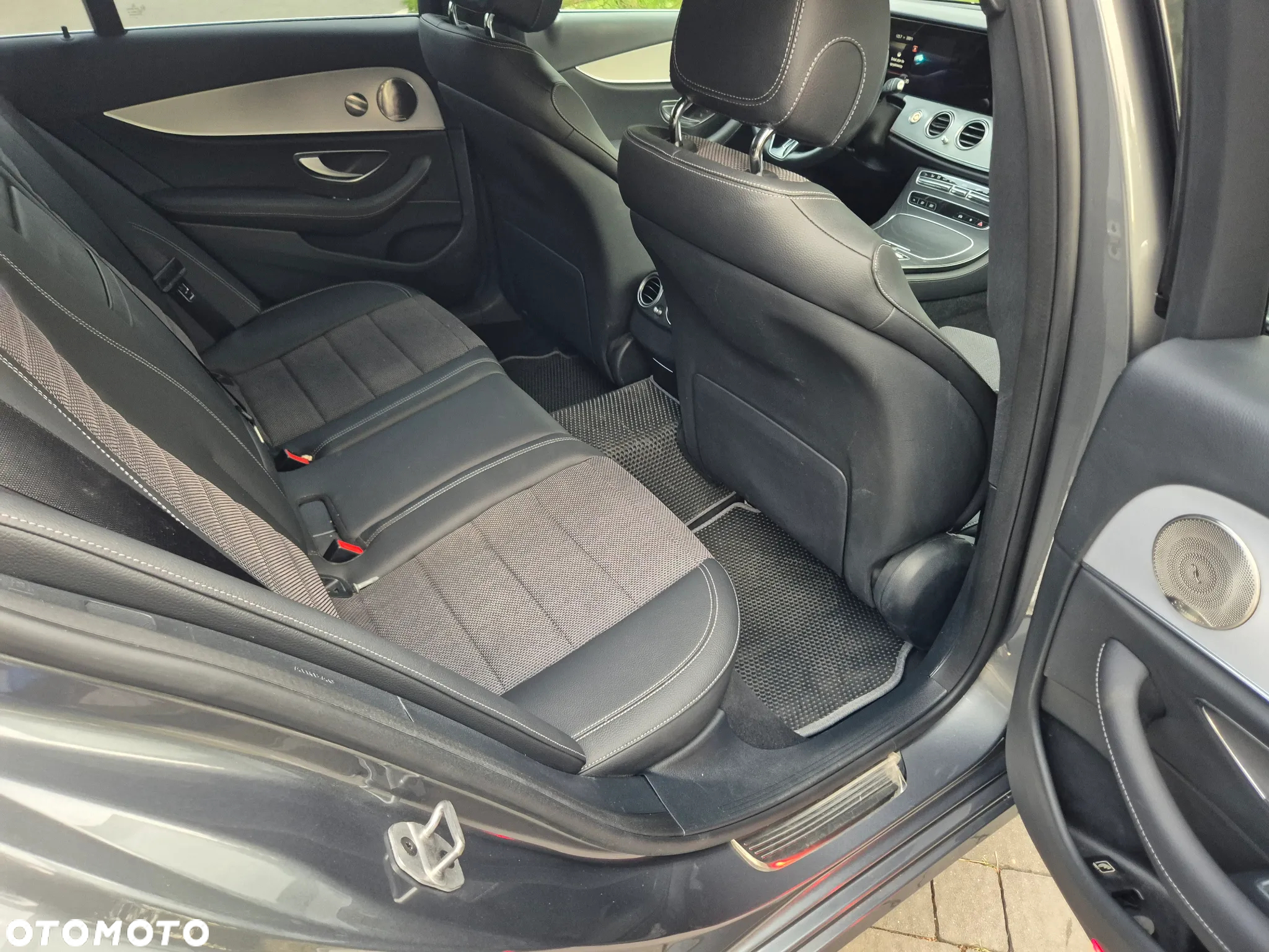 Mercedes-Benz Klasa E 220 d 4-Matic Avantgarde - 31