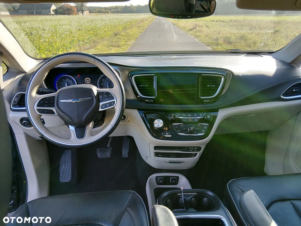Chrysler Pacifica - 14