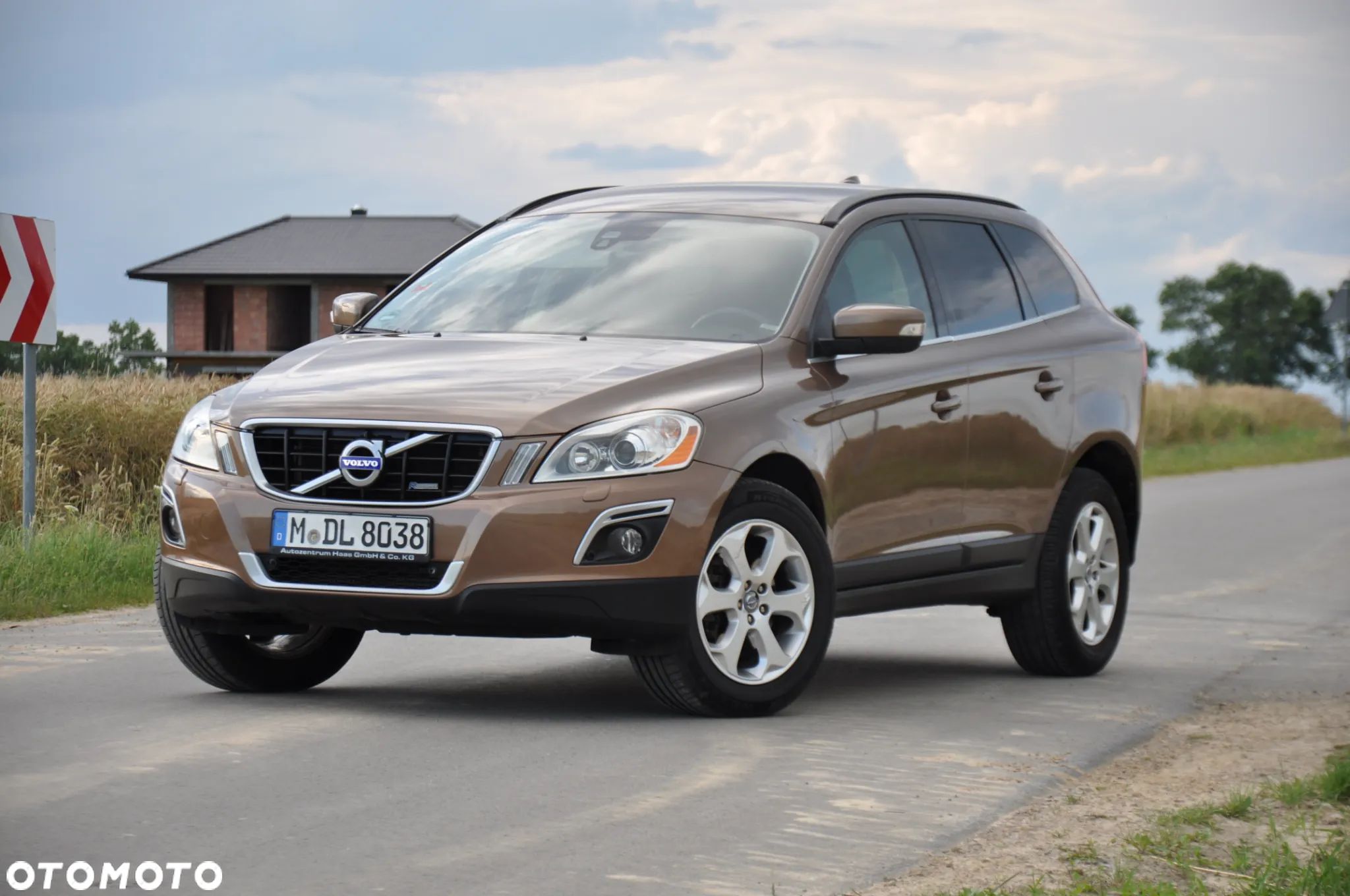 Volvo XC 60 2.4D AWD R-Design - 1