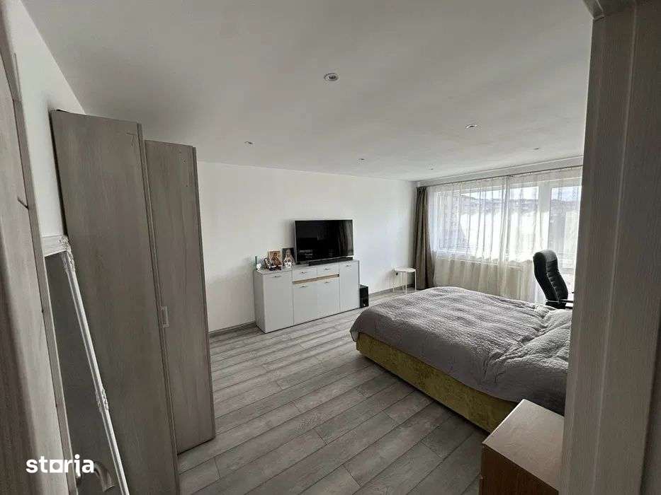 Apartament cu 3 camere, 73 mp, parcare, zona Cetatii — fotografia 1