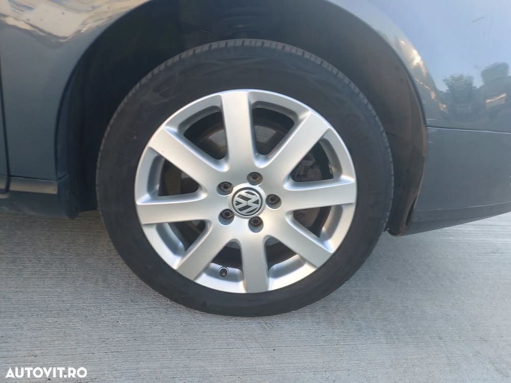 Volkswagen Passat - 14