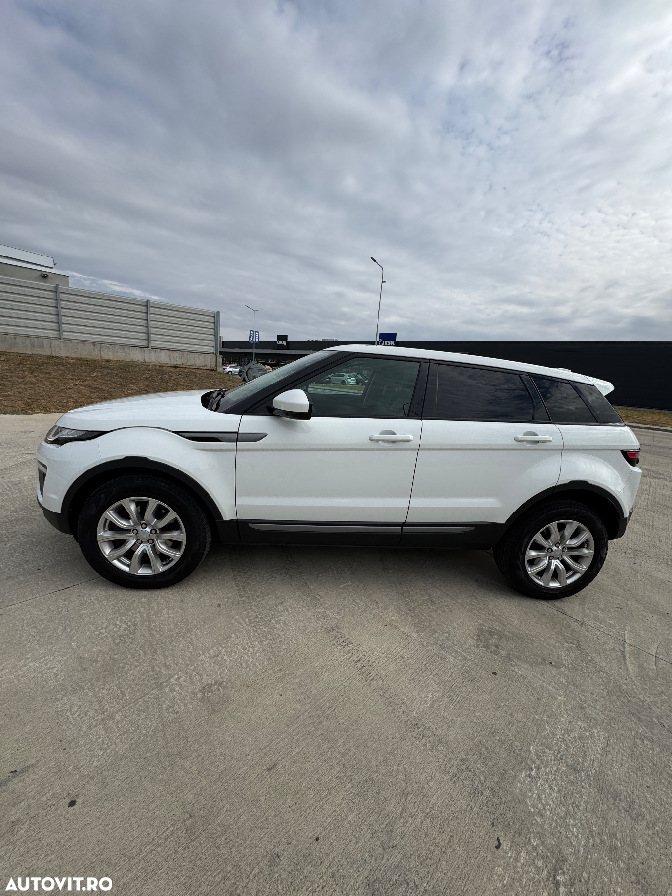Land Rover Range Rover Evoque - 12