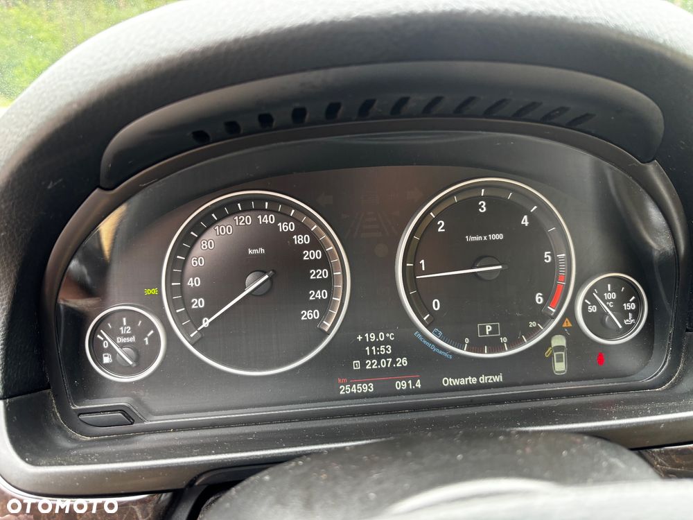 BMW Seria 5 520d - 28