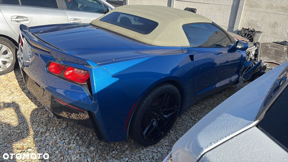 Chevrolet Corvette - 4