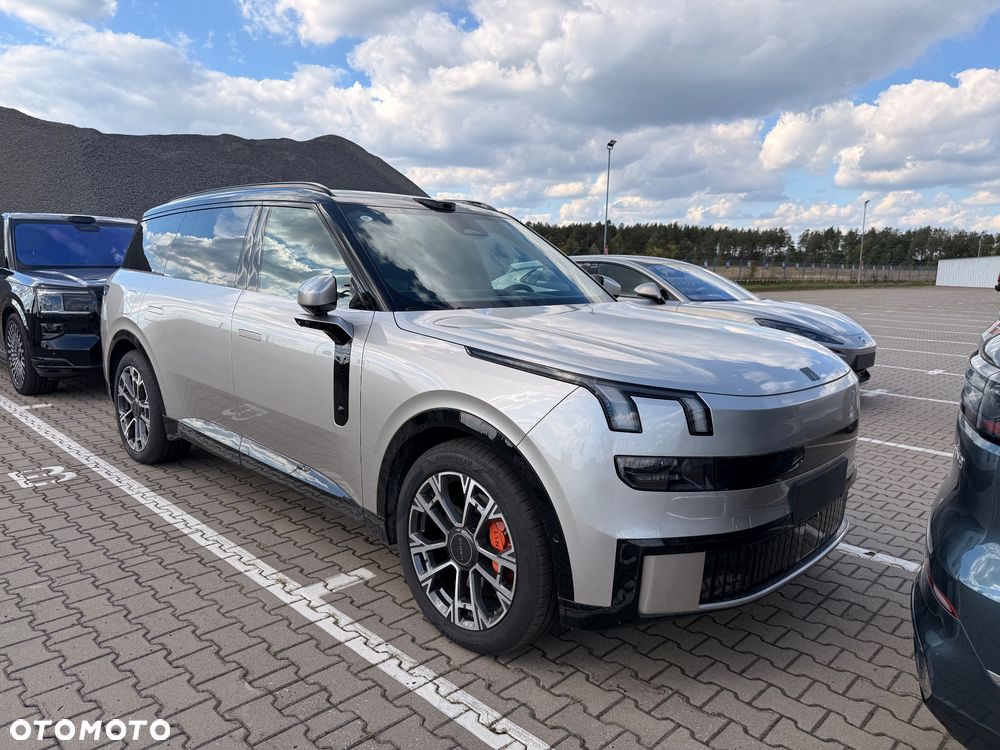 Lynk & Co 900 - 2