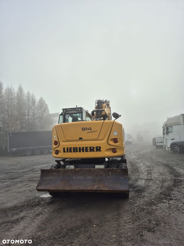 Liebherr A914 - 4