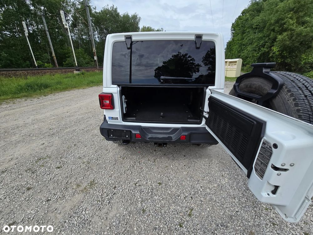 Jeep Wrangler - 10