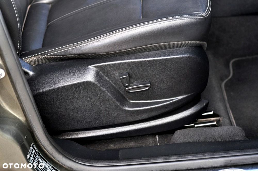 Ford S-Max - 16