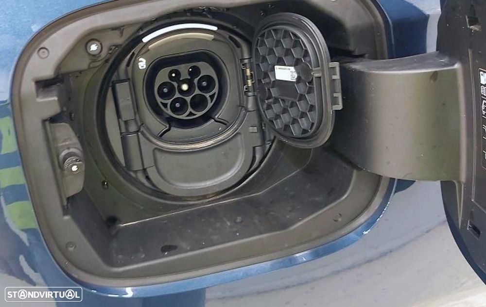 Mercedes-Benz A 250 e Style Plus - 11