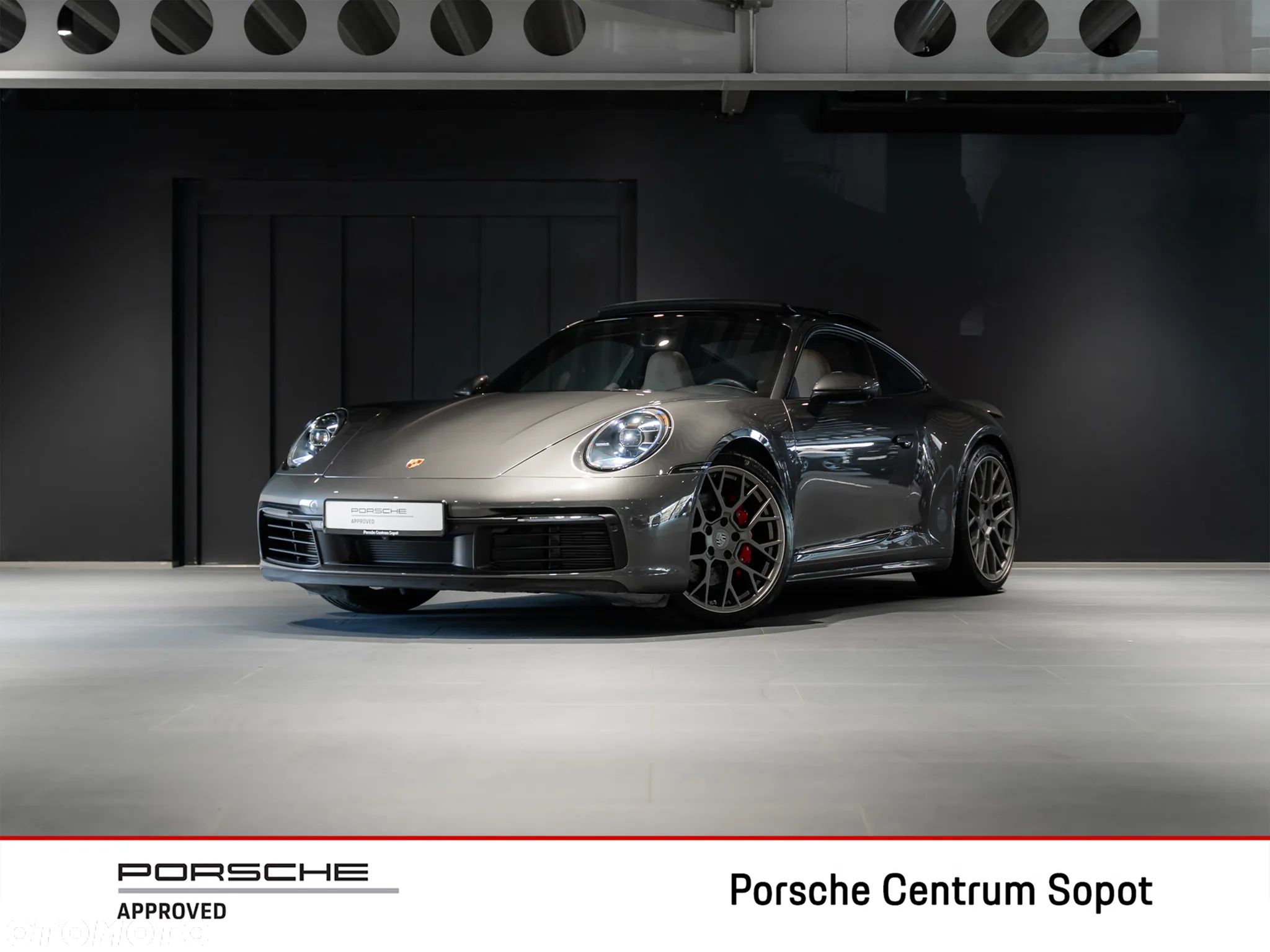 Porsche 911 Carrera 4S - 1