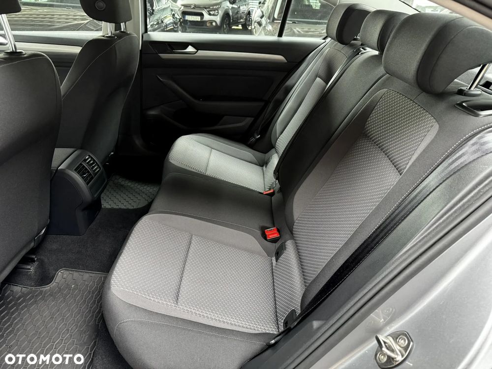 Volkswagen Passat 1.5 TSI EVO Business - 12