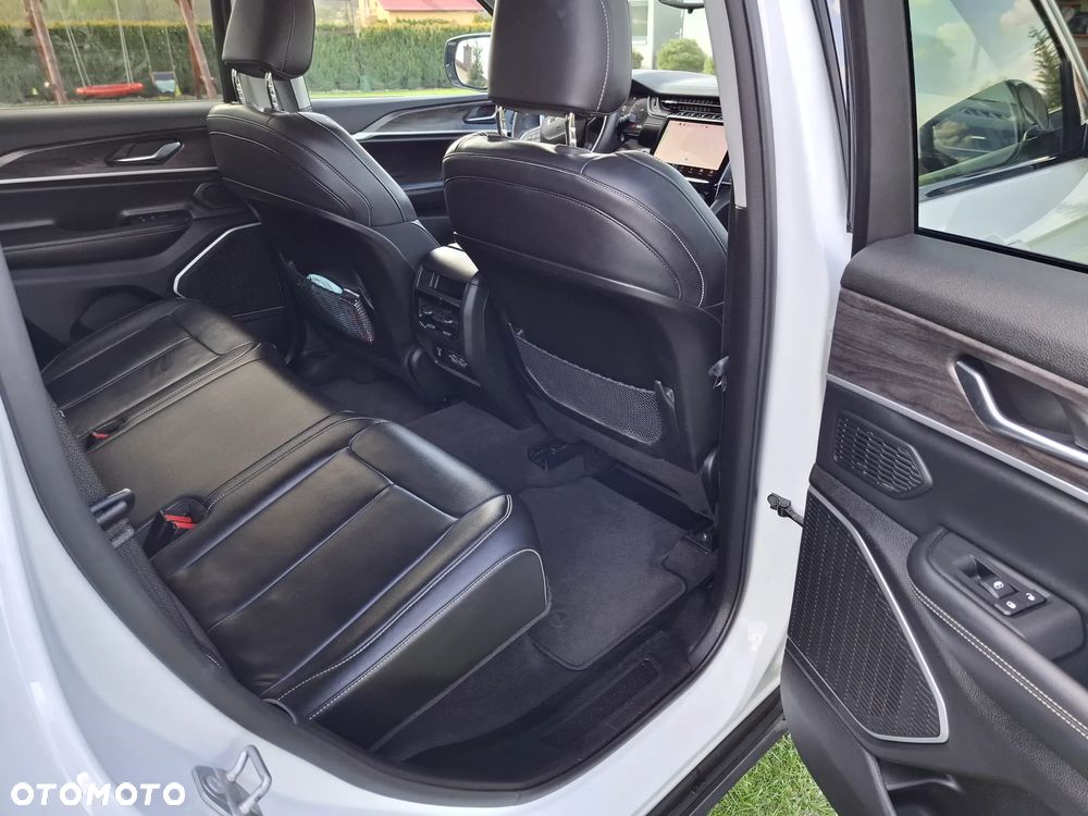 Jeep Grand Cherokee - 29