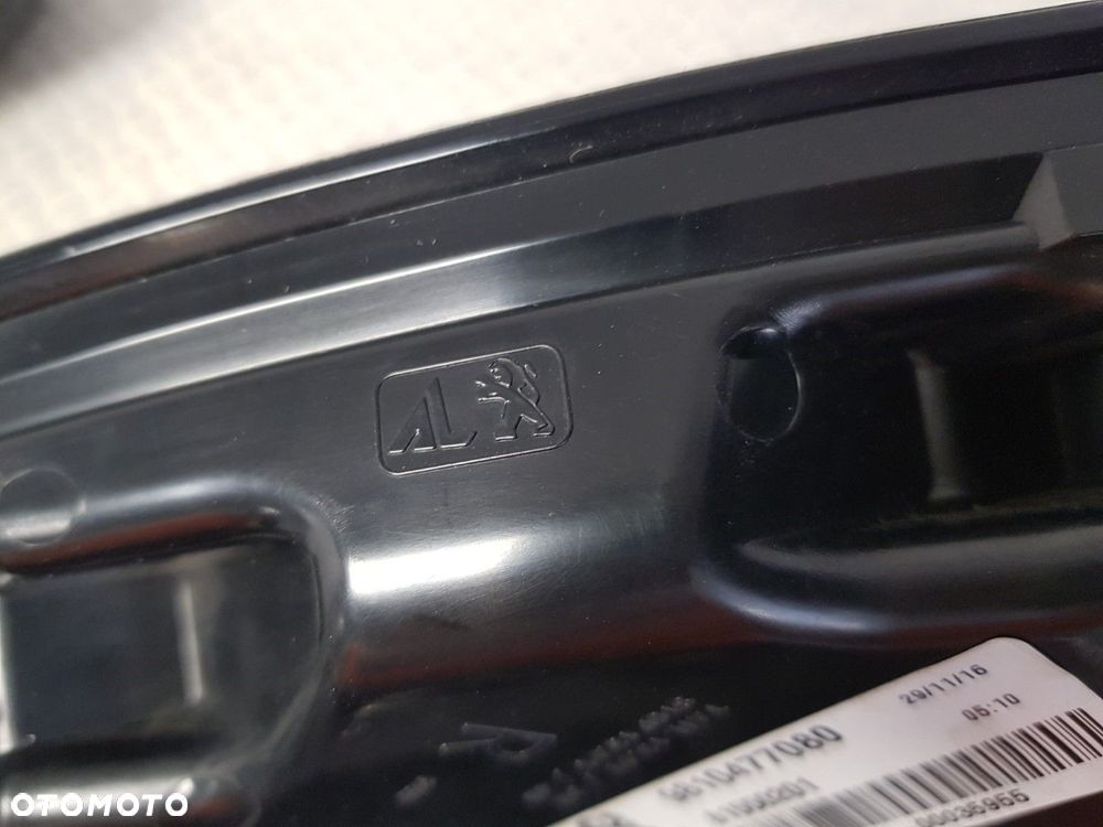 LAMPA PRAWA TYLNA PRAWY TYŁ PEUGEOT 3008 II 2 16-20 IDEALNA 9810477080 - 9
