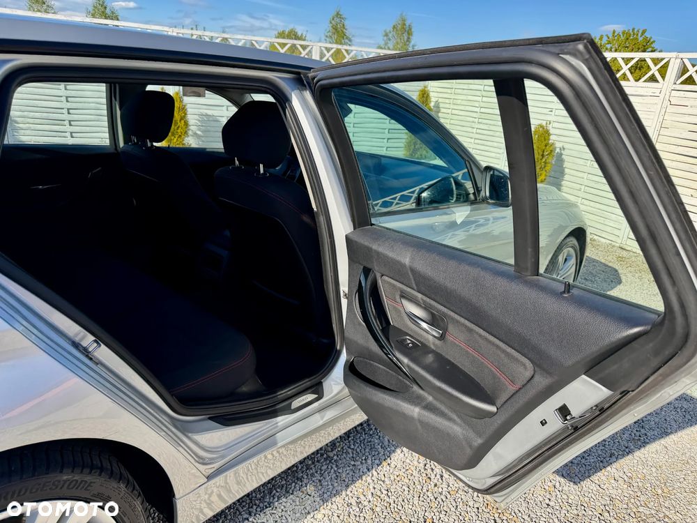 BMW Seria 3 316d Sport Line - 33