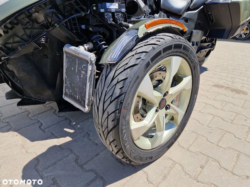 Can-Am Spyder - 15
