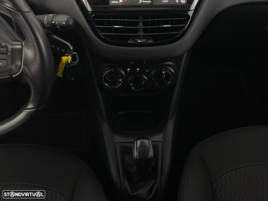 Peugeot 208 1.2 PureTech Style - 16