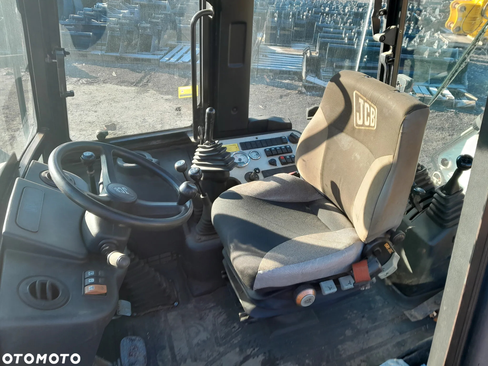 JCB 2CX - 18