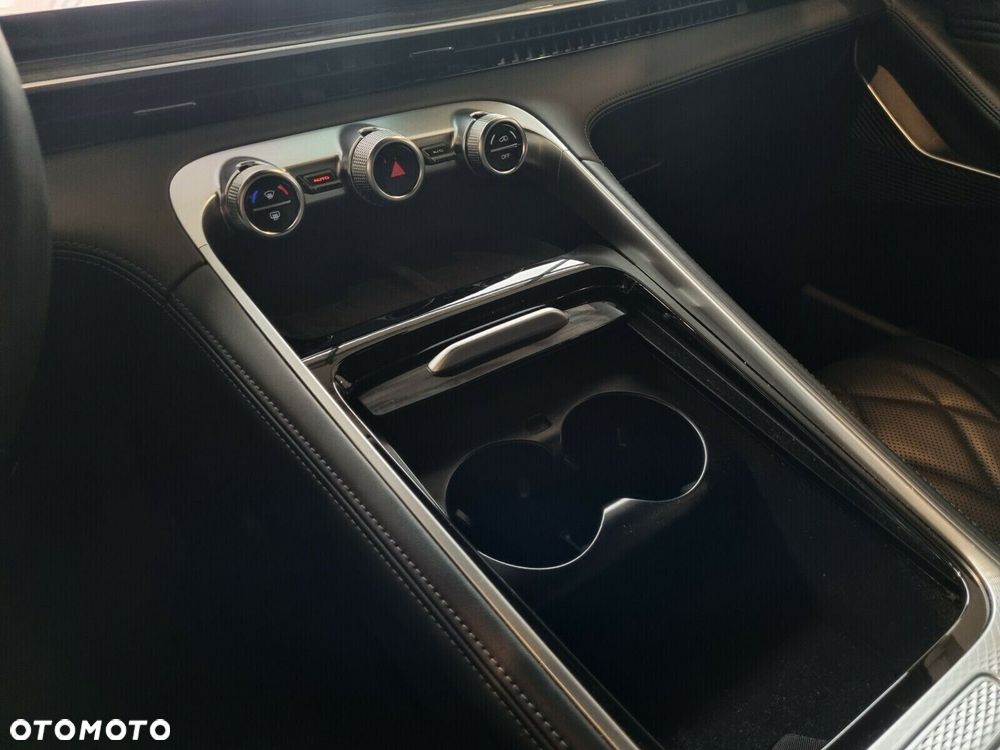 Omoda 9 1.5 Super Hybrid Exclusive AWD - 28