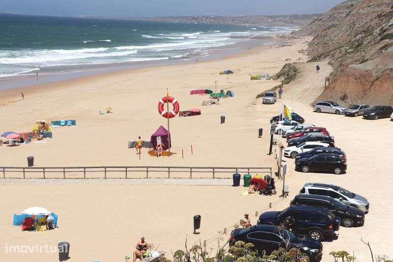 Terreno com Projeto de Moradia Moderna junto à Praia - Grande imagem: 5/5