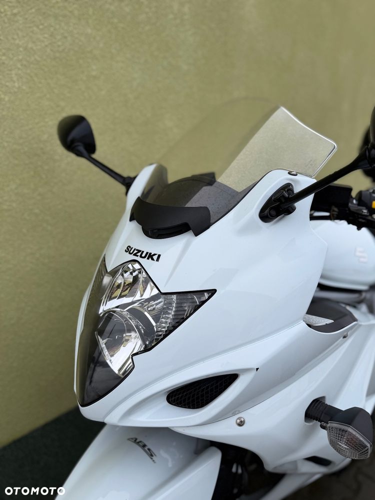 Suzuki GSX - 29