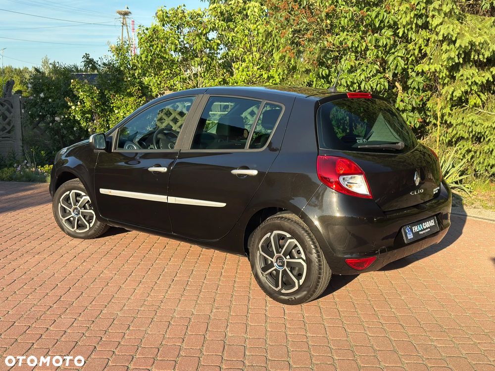 Renault Clio - 6
