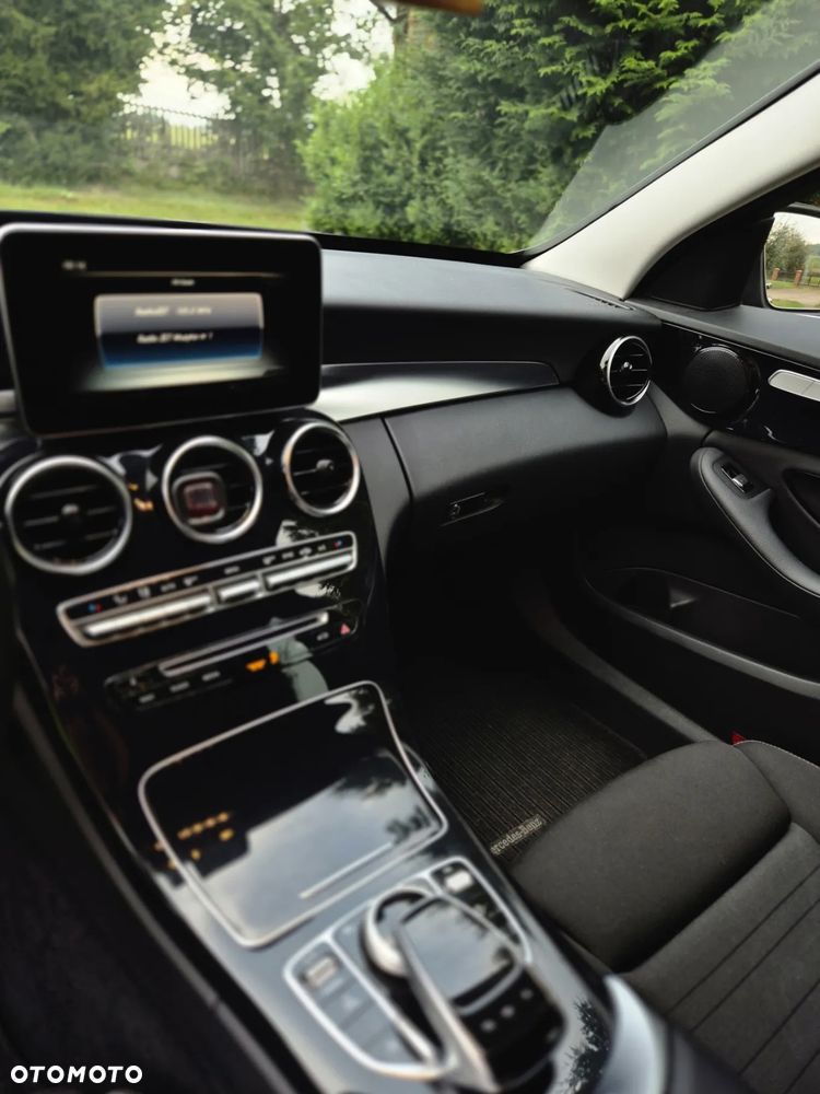 Mercedes-Benz Klasa C 220 d 4-Matic 9G-TRONIC - 6