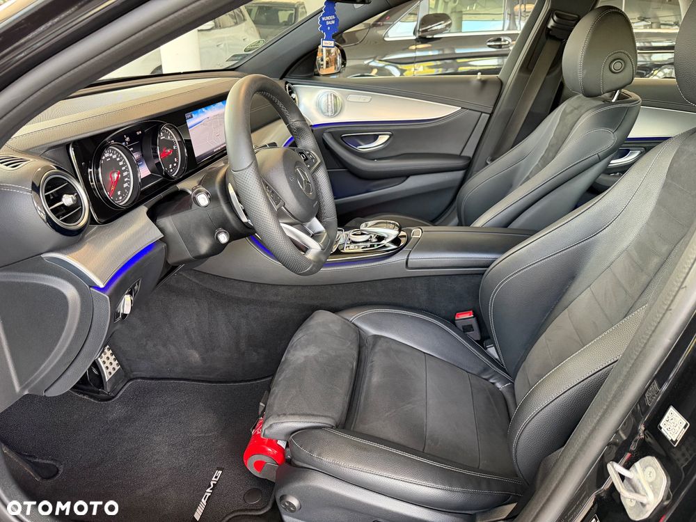 Mercedes-Benz Klasa E 220 d 4-Matic 9G-TRONIC - 17