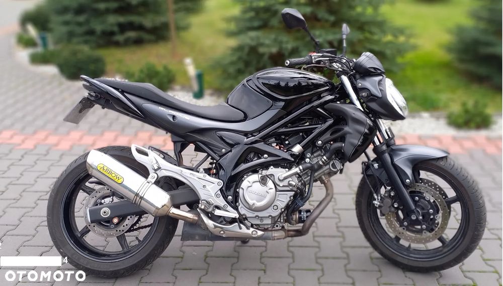 Suzuki Gladius - 1