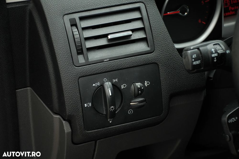 Ford Kuga - 15