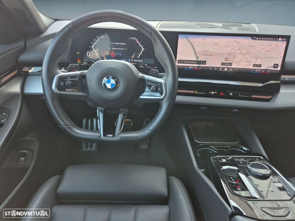 BMW 520 d Pack Desportivo M - 12