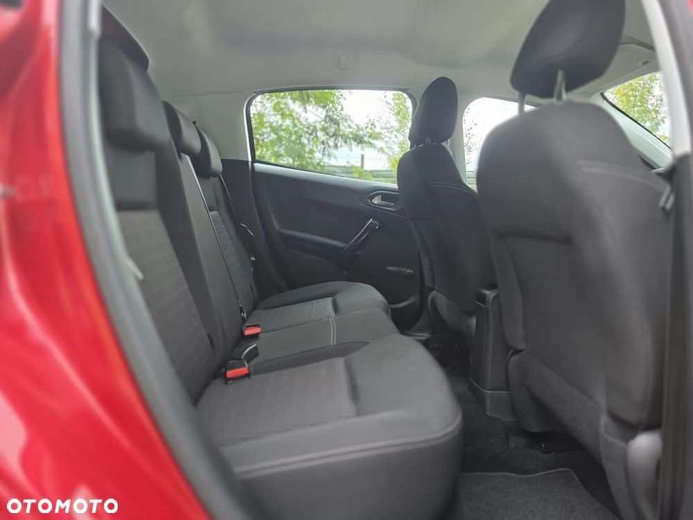 Peugeot 208 - 38