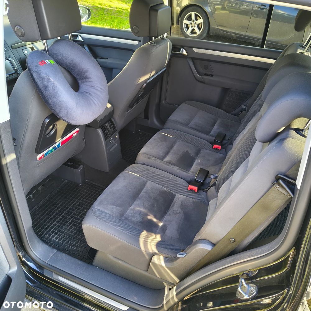 Volkswagen Touran 2.0 TDI DPF Highline - 9