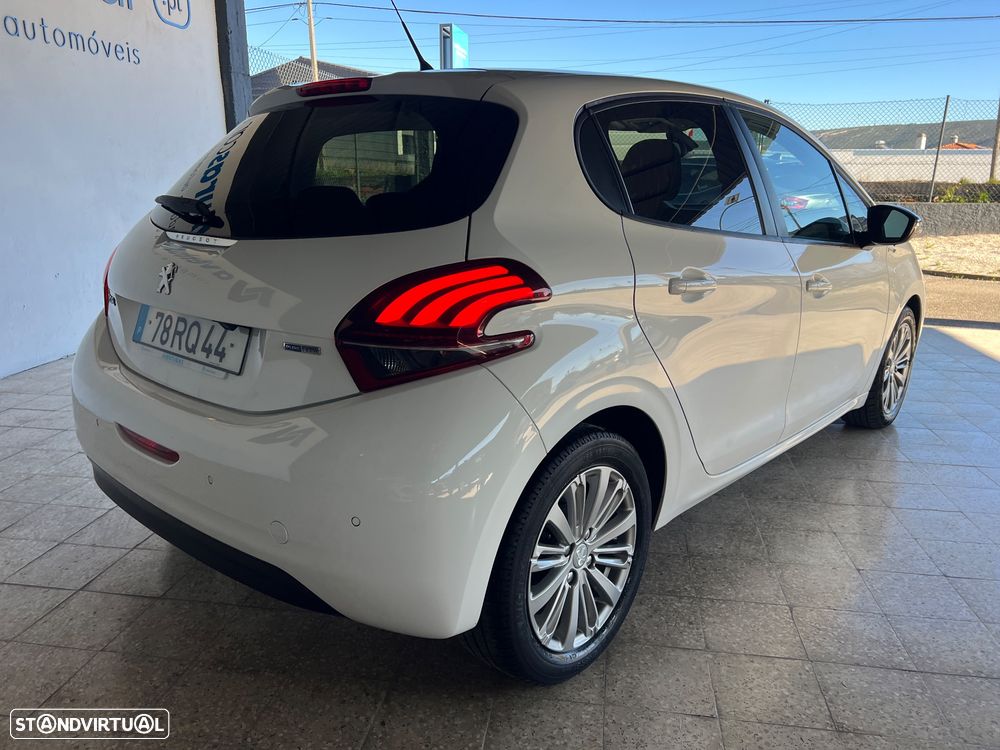 Peugeot 208 1.2 PureTech Style - 9
