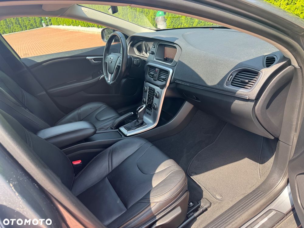 Volvo V40 T3 Geartronic Summum - 10