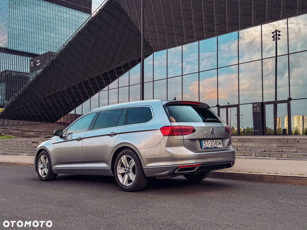 Volkswagen Passat 2.0 TSI 4Mot Elegance DSG - 4